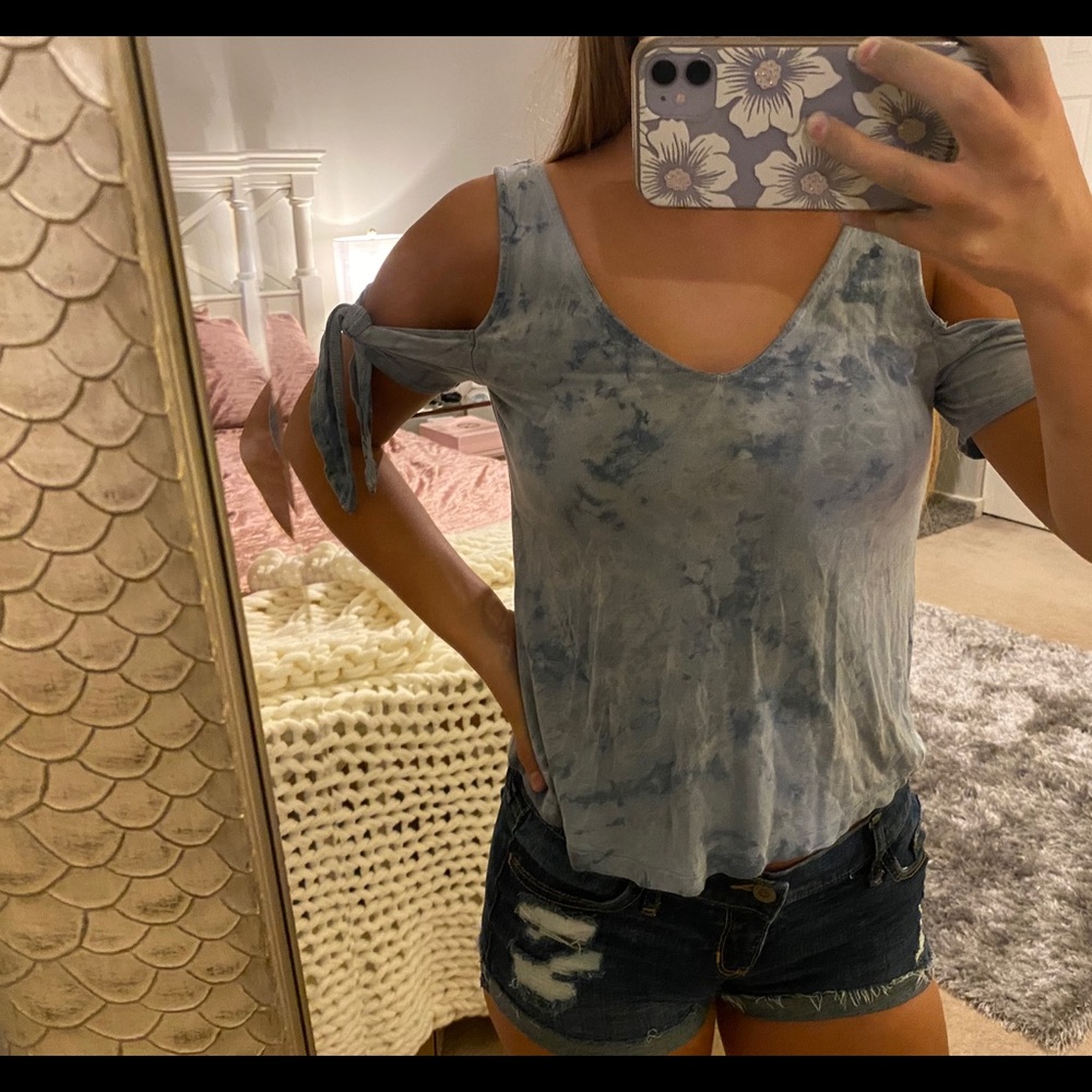 Tee shirt
